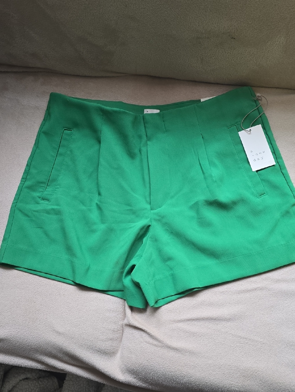 Classic Midi Green Women’s Shorts